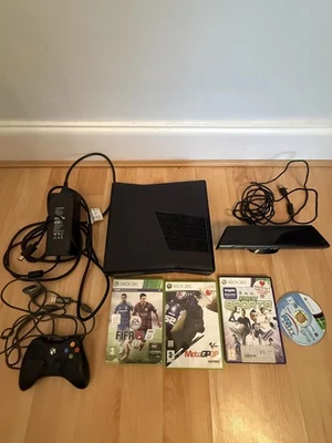 Microsoft Xbox 360 S 4 GB Console with Controller, Kinect and 4 Games - Image 1 of 4