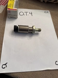 Gm Oil Pressure Sending Unit 10205411 Nos OEM - Picture 1 of 2