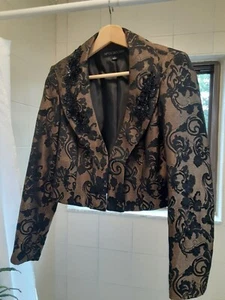Nipon Botique look de encaje negro/tostado con cuentas chaqueta de vacaciones talla 4. - Imagen 1 de 6