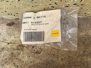 New Thomas & Betts 010357 Thermostat Fan Control 29T12 - Picture 1 of 3
