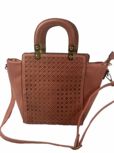 New Cute Little Girl Purse Beautiful Pink Has Gold Hinges And Accents - Picture 1 of 10