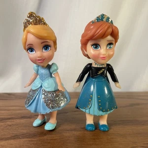 Mini Muñecas Princesa Disney Cenicienta y Elsa Miniatura Figura CC - Imagen 1 de 4