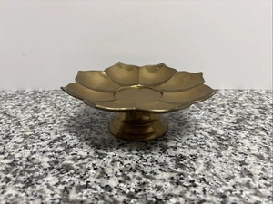 Vintage Solid Brass Flower Pillar Scalloped Bowl/Dish Candy Trinkets Potpourri - Picture 1 of 8