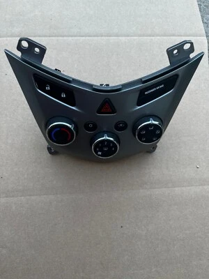 Chevrolet Sonic 2017-2019 1,4 L temperatura aire acondicionado control de clima OEM Foto 1 de 4