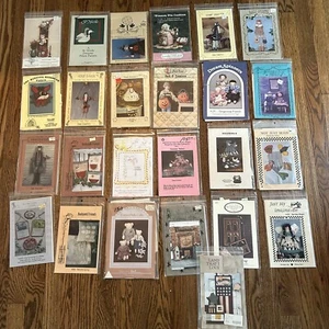 Lot of 26 Craft Patterns Primitive Angels Halloween Garden Bee Flag Spring Cat - Picture 1 of 5