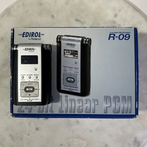 Edirol Roland R-09 24 bit Wave MP3 Digital Audio Recorder Tested Complete - Picture 1 of 8