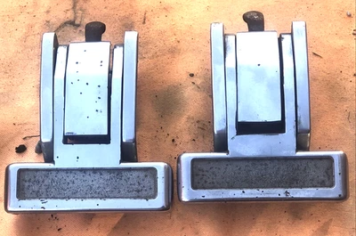 1970 71 USED TOP LATCH CHALLENGER CUDA CONVERTIBLE FACTORY TOP LATCH SET 3454023 - Image 1 of 4