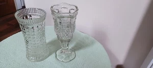 Vintage Glasvasen, zwei verschiedene Formen/Designs, ideal für Blumen - Bild 1 von 4