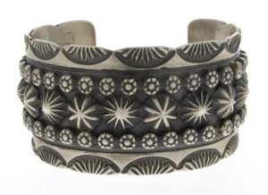 Pulsera de plata esterlina maciza del artista apache Marc Antia - Imagen 1 de 6