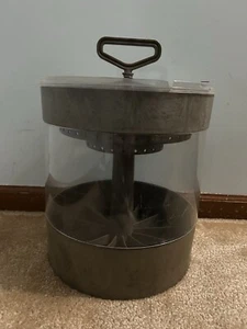 Vintage See-Lab by Harrco 180° drehbarer Köderaufbewahrungsbehälter - klar & Metall - Bild 1 von 24