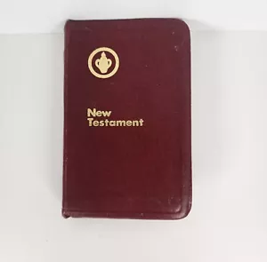 Modern English New Testament The Gideons International Red Pocket Book 1974 - Picture 1 of 6