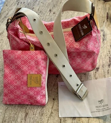 Bolso de hombro Piero Guidi para mujer con logotipo rosa hecho en Italia nuevo con etiquetas. Foto 1 de 4