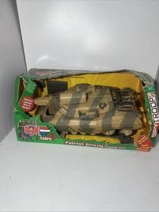 Hasbro GI JOE VS Cobra Patriot Grizzly Tanque Tropas Espía Caja de Daños Raro - Imagen 1 de 6