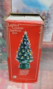 Vintage 17" Keramik beleuchteter Weihnachtsbaum mit Stechpalmensockel in Originalverpackung - Bild 1 von 16