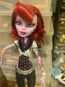 Monster High Doll 2011 - Picture 1 of 15
