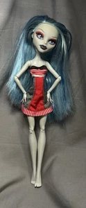 Cabello pegajoso Monster High Ghoulia Yelps Gloom Beach. 2008. En un vestido. - Imagen 1 de 10