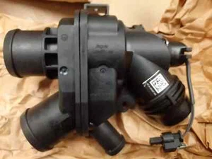 Genuine Land Rover Range Rover Thermostat And Housing LR107347 - Picture 1 of 6