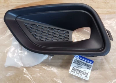 NEW 2019-2022 Jeep Cherokee Fog Lamp DRIVER Side FOG LAMP BEZEL, OEM Mopar - Image 1 of 2