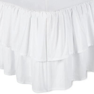 Falda de cama blanca lisa con volantes de polvo 700 TC algodón esquina dividida con volantes superiores ~ Foto 1 de 4