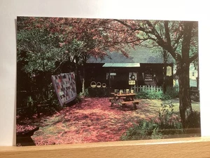 Norton House, A Quilter’s Paradise: Wilmington, VT - Vintage Postcard - Picture 1 of 3