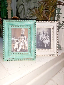 A SET OF TWO INDIAN HAND CARVED MANGO WOOD PHOTO FRAMES - ANTIQUE GREEN & WHITE - Picture 1 of 11