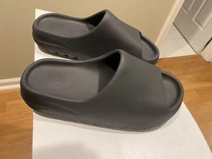 Yeezy Slides Onyx Hombre Talla 12 - Imagen 1 de 8