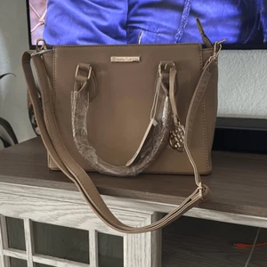 Borsa a mano Daisy Fuentes marrone talpa borsa tote bag nuova con etichetta borsa a tracolla - Foto 1 di 6