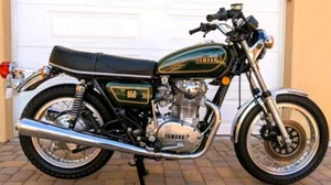 1978 Yamaha XS650 Fuel Tank & Side Covers PIN STRIPING DECALS SET - Black/ Green - Picture 1 of 8