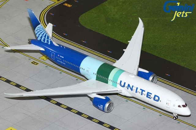 G2UAL1395 GeminiJets 787-9 Dreamliner 1/200 Model N24988 United Airlines - Image 1 of 1