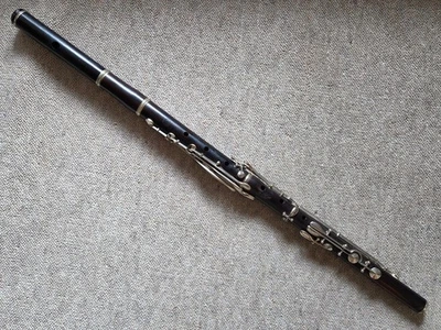 Very old, nice wooden C- flute  "Oskar Adler" (Crack in head and barrel) - Image 1 of 4