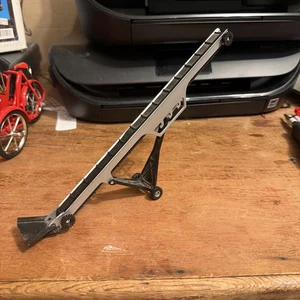 Vintage ERTL Farm Implement #3361U 1/64 John Deere Belted Elevator - Used - Picture 1 of 7