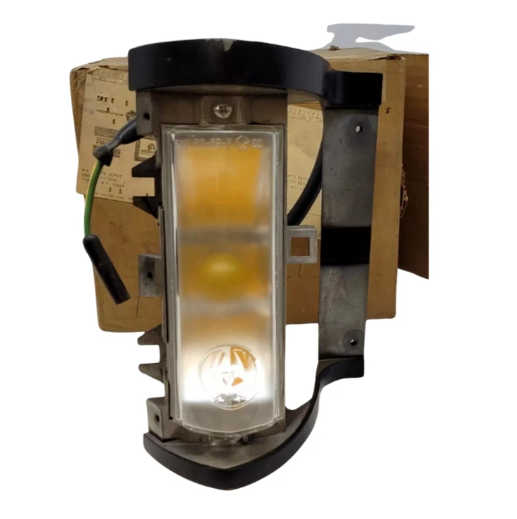 Chrysler Imperial 1969 conjunto de lámpara de estacionamiento lateral derecho 2983912 nuevo de lote nuevo Foto 1 de 4