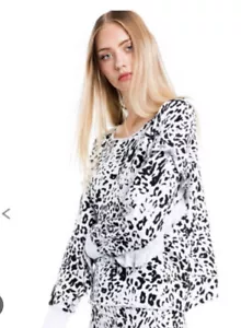 NWT Wildfox Adri Wildcat Snow Leopard Ruffle Pullover Sweater Top XS - Picture 1 of 5