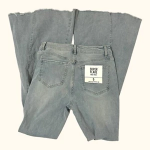 Refuge Denim Super Flare High Rise Womens Juniors Jeans Distressed Size 5 NWT - Picture 1 of 13