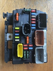 PEUGEOT CITROEN UNDER BONET FUSE BOX 9664997780 BSM-00 R07 - Picture 1 of 5