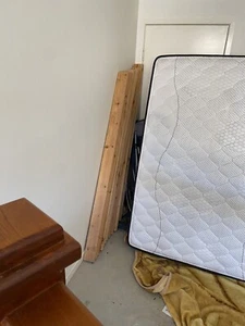 Comfortable bed - Picture 1 of 4