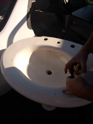 Fregadero de baño Kohler con pedestal Foto 1 de 4