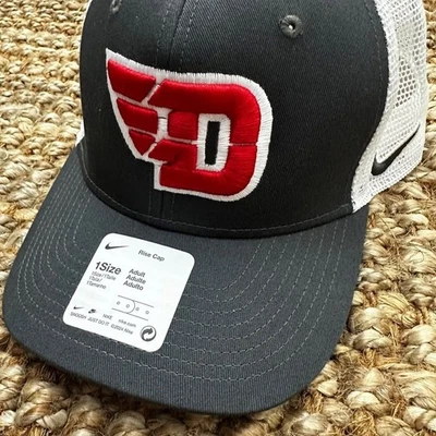 Nueva gorra de camionero Dayton Flyers Nike negra/blanca con espalda a presión Foto 1 de 4