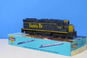 Ho Scale Athearn #4165 Santa Fe SD45 #1762 POWERED 12 METAL WHEEL BOXED L-1670 - Picture 1 of 9