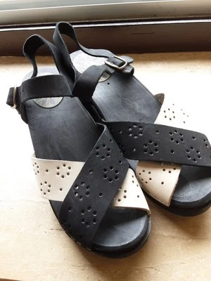 # Gudrun Sjöden  #  Gr.41 schwarz-weiß NUBUK Ledersandale mit Holzsohle NEU - Bild 1 von 4