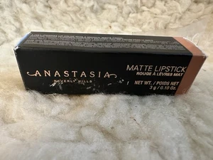 Lápiz labial mate Anastasia color topo cálido - Imagen 1 de 7