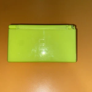 Console Nintendo DS Lite Verde Lime con Custodia Originale e Pennino - Foto 1 di 9
