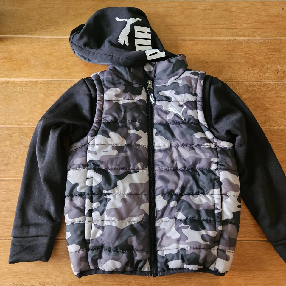 Abrigo camuflado gris Puma para niños con capucha y bolsillos talla 5 Foto 1 de 4