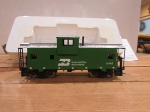 HO Scale Walthers 931-1501 Burlington Northern Wide Vision Caboose Lot#0569 - Picture 1 of 4