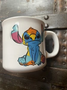 Disney Lilo & Stitch Ohana 20 Unzen Becher Mehrfarbig Abstrakt Regenbogen Batik EUC - Bild 1 von 6