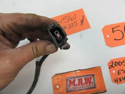 WIRE PLUG CONNECTOR OFF AUTOMATIC TRANSMISSION AUTO SENSOR SIGNAL SENDER 4WD - Image 1 of 4