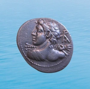 ROMAN REPUBLIC DENARIUS CAESIA SILVER 112-111 BC RRC 298/1 #3594# - Picture 1 of 2