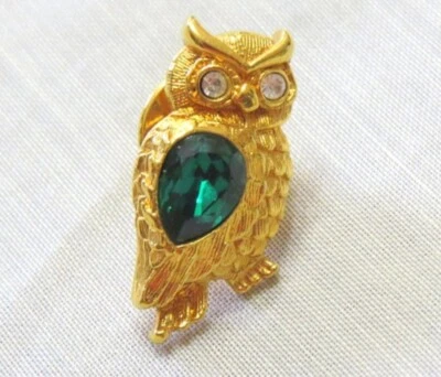 OWL Brooshe Green Crystal Lapel Pin Costume Jewelry Avon GIFT High Quality NEW - Image 1 of 2