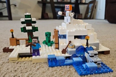 LEGO Minecraft: The Snow Hideout (21120) - Image 1 of 2