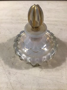 Botella bohemia checa Biedermeier de 1800-1850 con tapa: blanco leche y oro - Imagen 1 de 11